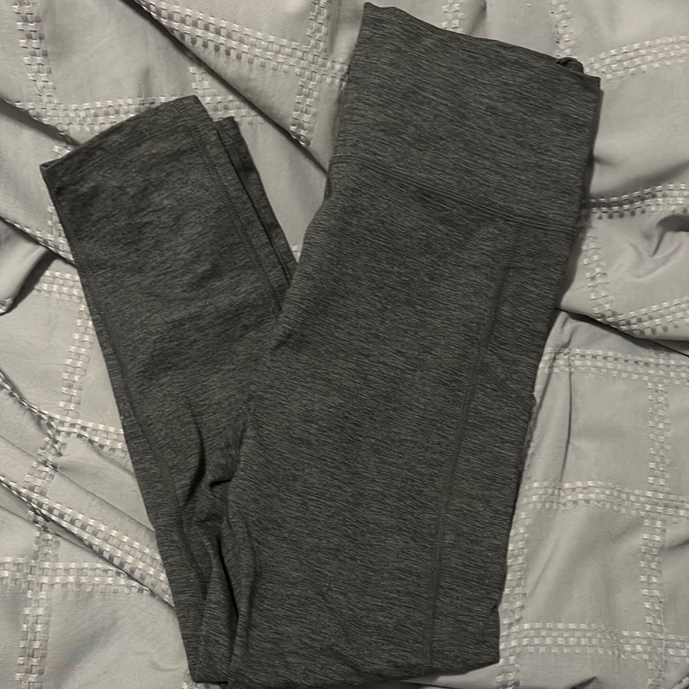 Gray High-Waisted Leggings with side pockets